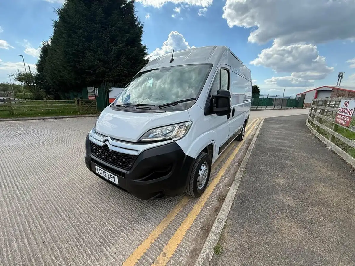 2022-citroen-relay-22bluehdi-35-l2h2-enterprise-big-16