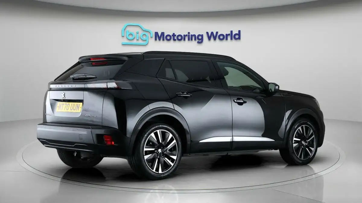 2020-peugeot-2008-suv-e-gt-big-7