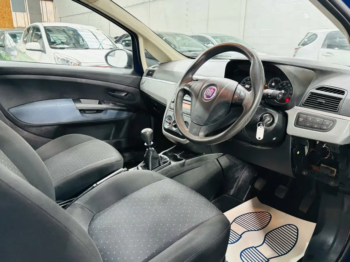 2008-fiat-grande-punto-12-active-white-big-8