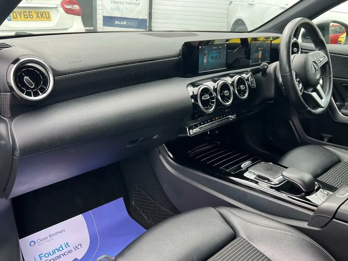 2019-mercedes-benz-a-class-15d-a180d-sport-hatchback-5d-7g-dct-big-33