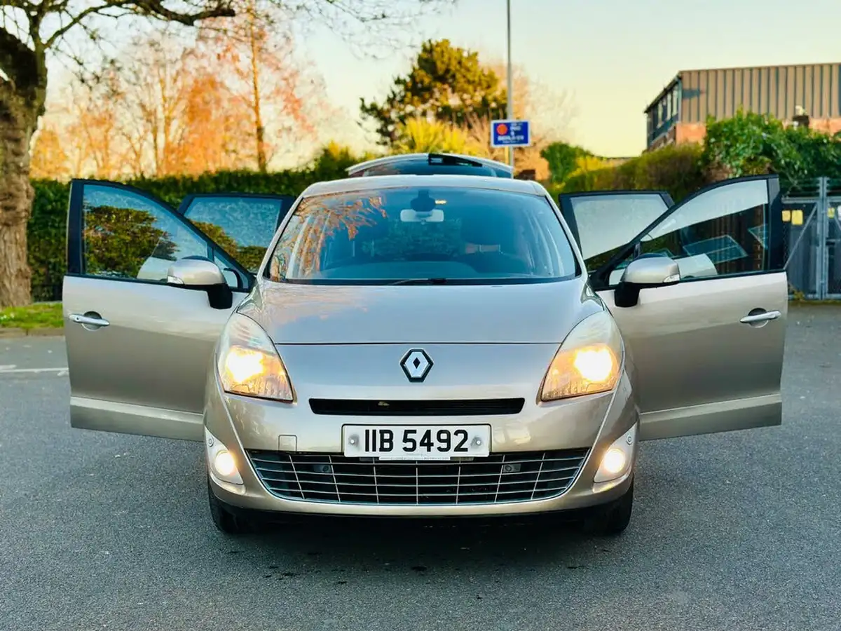 2010-renault-grand-scenic-16-dynamique-tom-tom-vvt-big-9