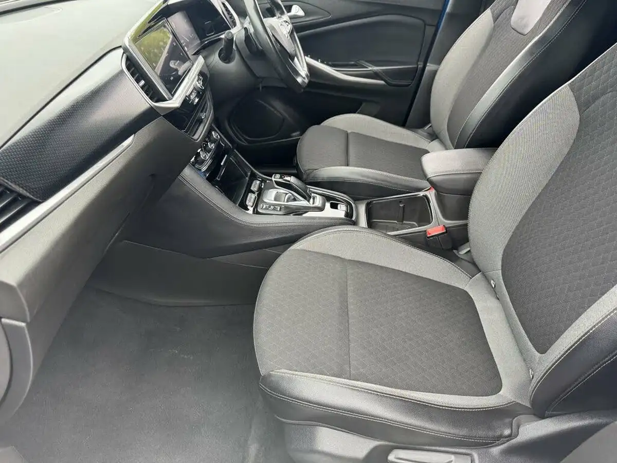2022-vauxhall-grandland-15td-sri-big-26