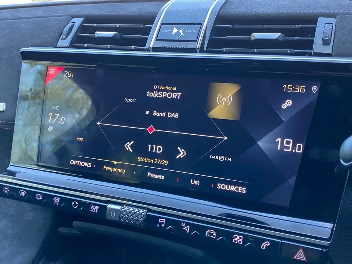 2021-ds-ds-7-crossback-16-puretech-performance-line-225ps-big-21