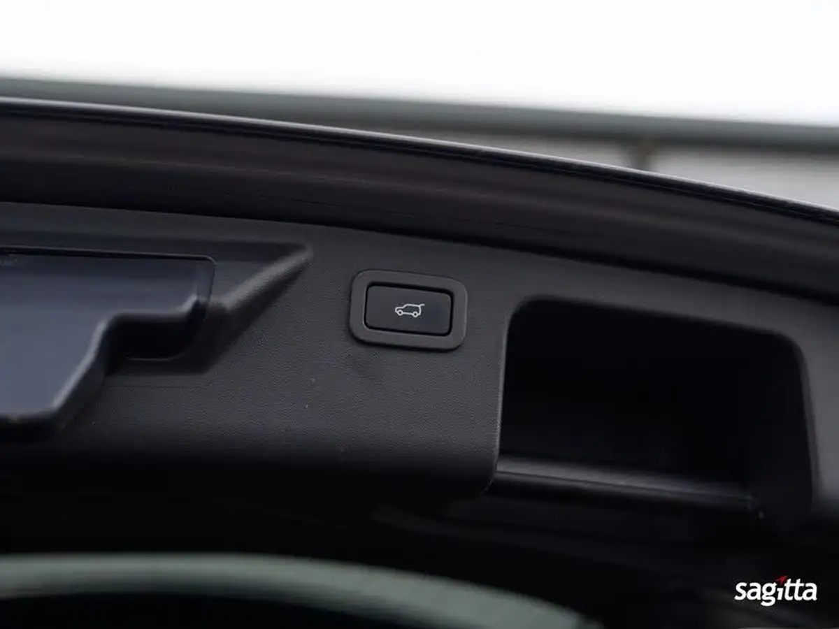 2019-land-rover-discovery-sport-20td4-landmark-big-24