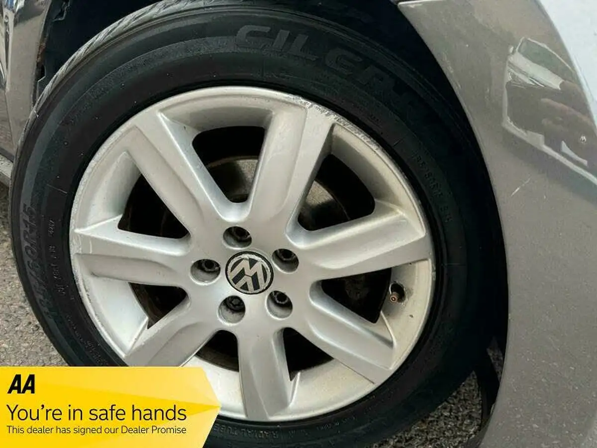 2012-volkswagen-polo-12td-match-5d-big-29