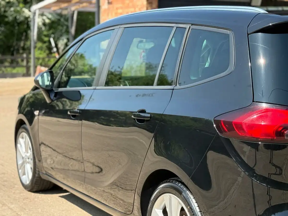 2017-vauxhall-zafira-tourer-14i-16v-turbo-sri-leather-pk-big-26