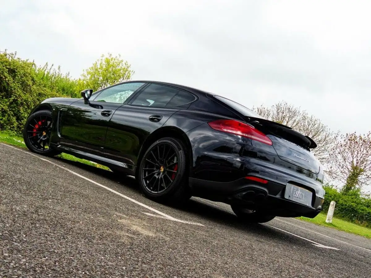 2016-porsche-panamera-48-gts-big-13