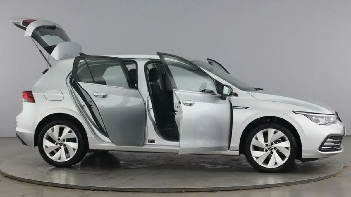 2024-volkswagen-golf-15-tsi-style-130ps-evo-hatchback-big-9