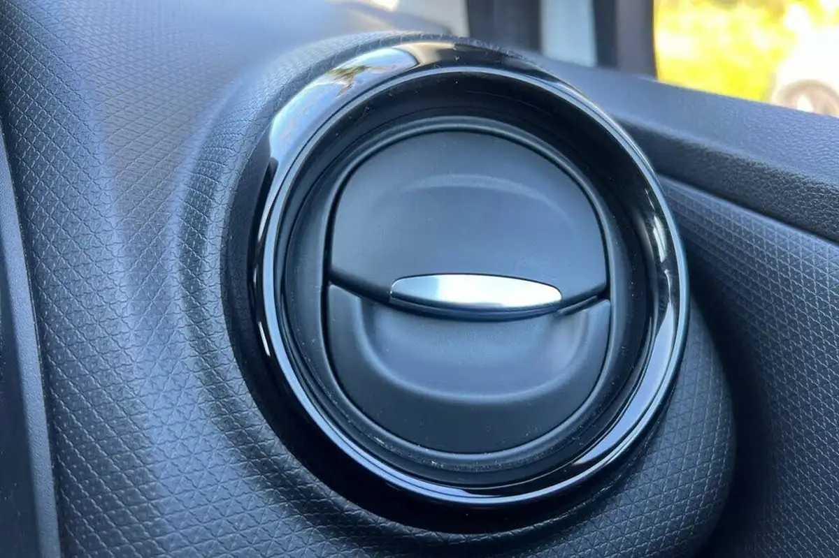 2018-renault-clio-09-tce-play-75ps-big-24