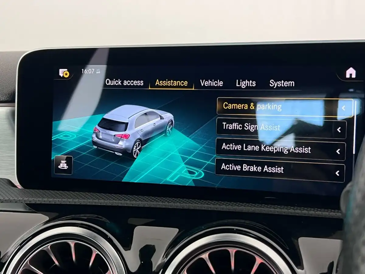 2018-mercedes-benz-a-class-20-a250-amg-line-premiumss-big-29