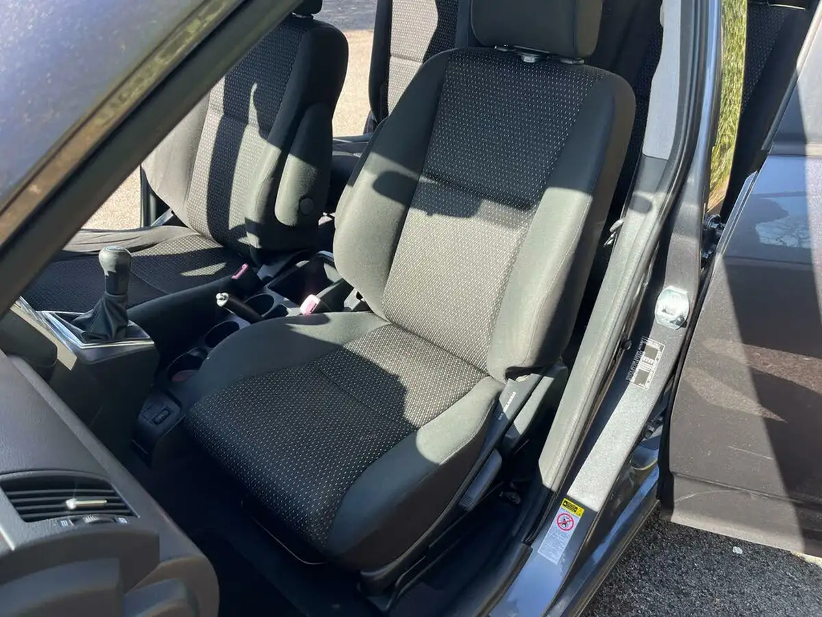 2009-toyota-verso-16-t2-vvt-i-big-11