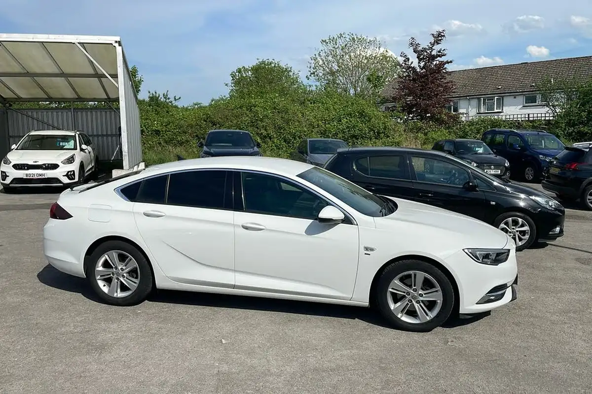 2019-vauxhall-insignia-grand-sport-15-turbo-sri-ss-big-5