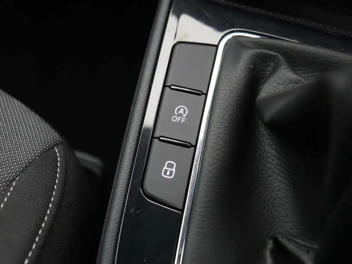 2023-skoda-fabia-10-mpi-colour-edition-big-36