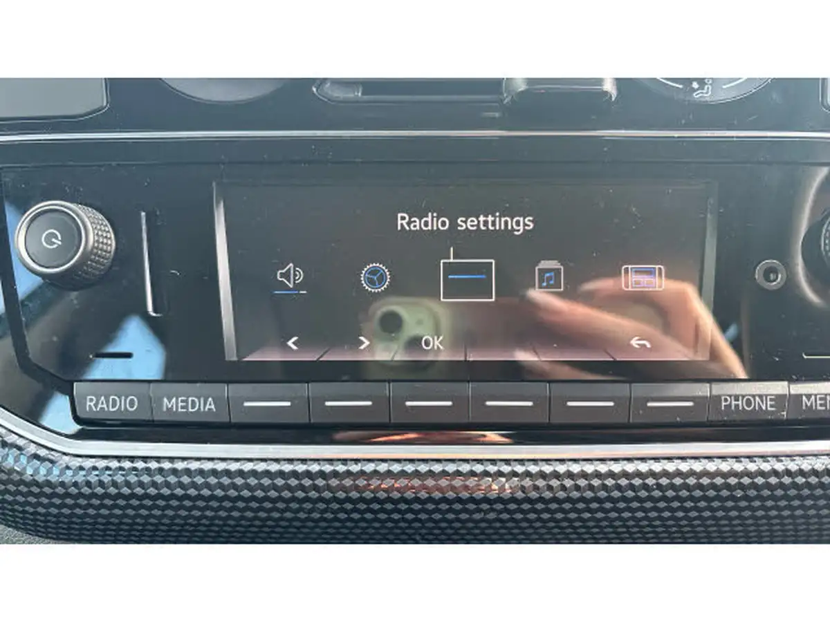 2022-volkswagen-up-10-up-5d-big-44