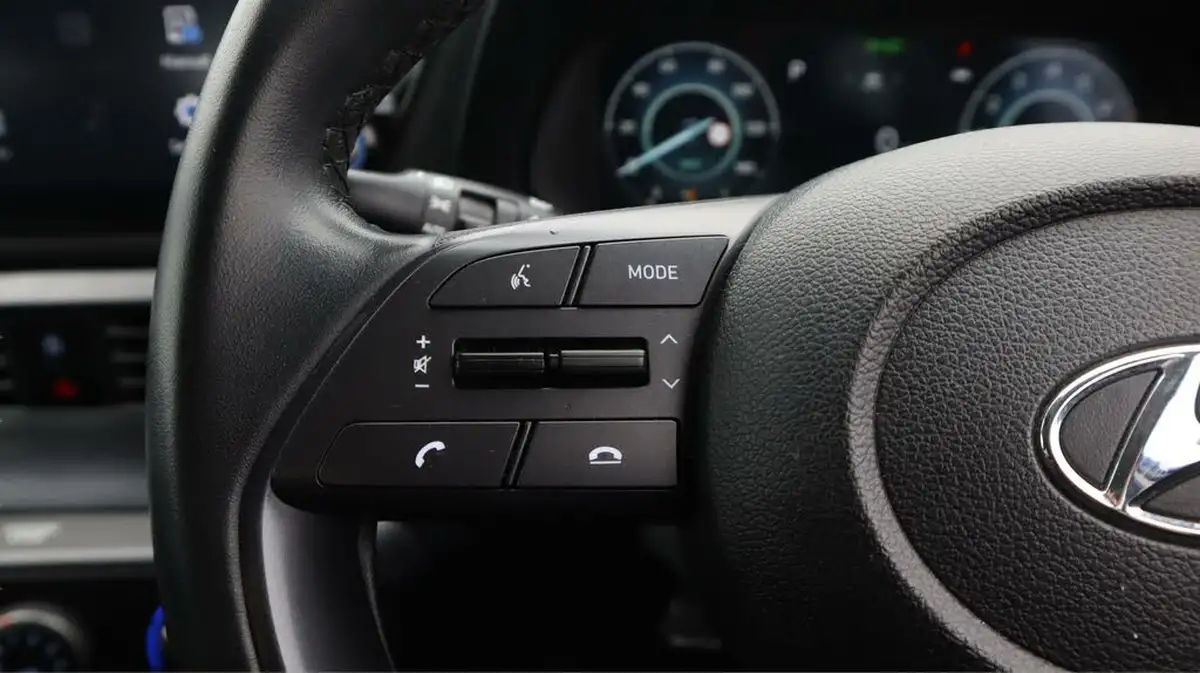 2023-hyundai-i20-10-t-gdi-se-connect-dct-big-25