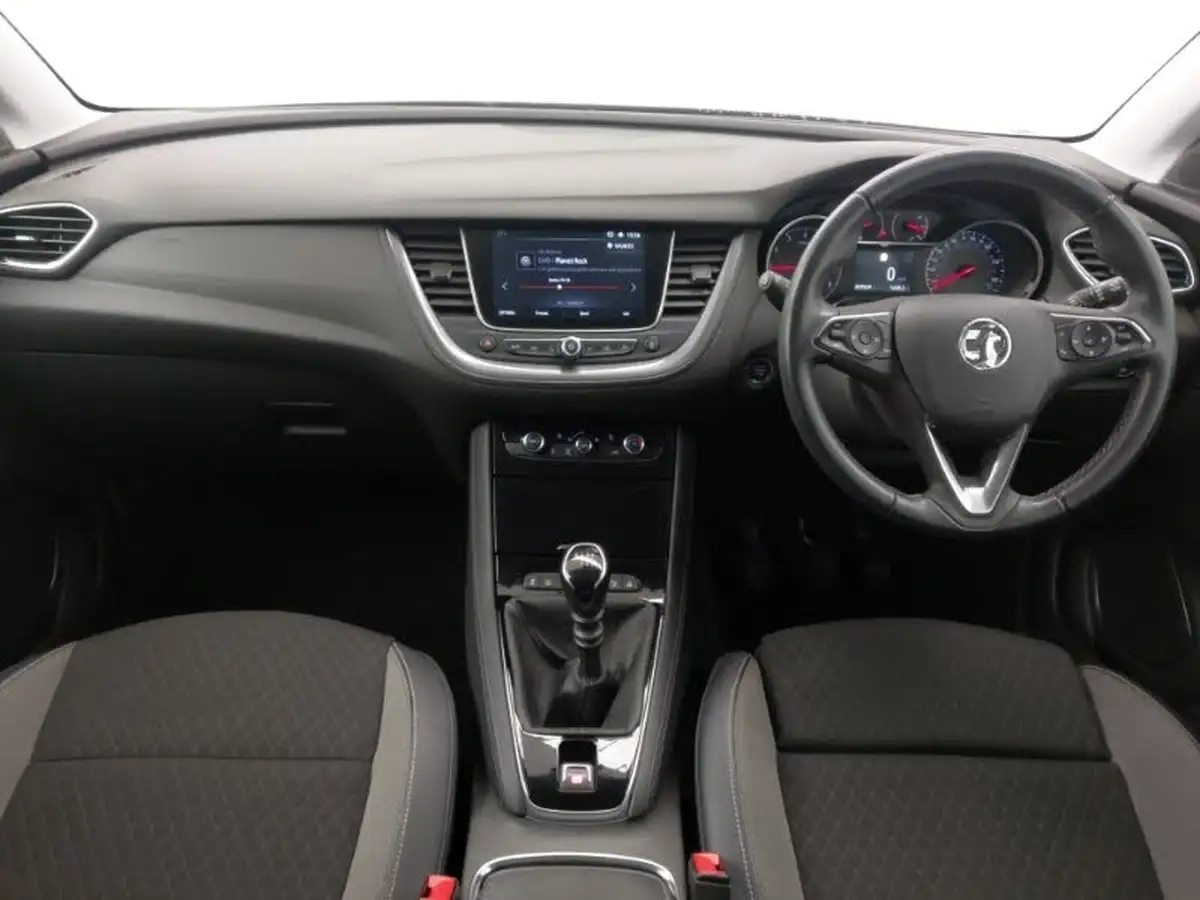 2021-vauxhall-grandland-x-12-griffin-big-2