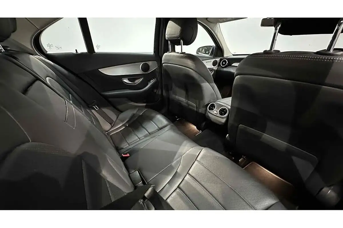 2019-mercedes-benz-c-class-15-c200-sport-premiumss-saloon-4d-big-22