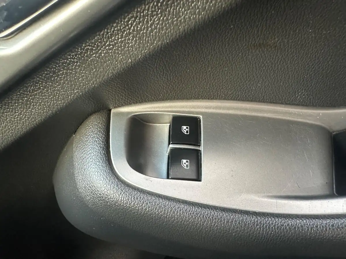 2011-chevrolet-orlando-18-ls-big-29