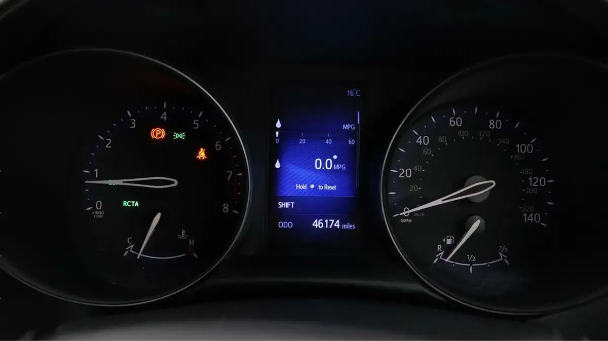 2018-toyota-c-hr-12-excel-big-10