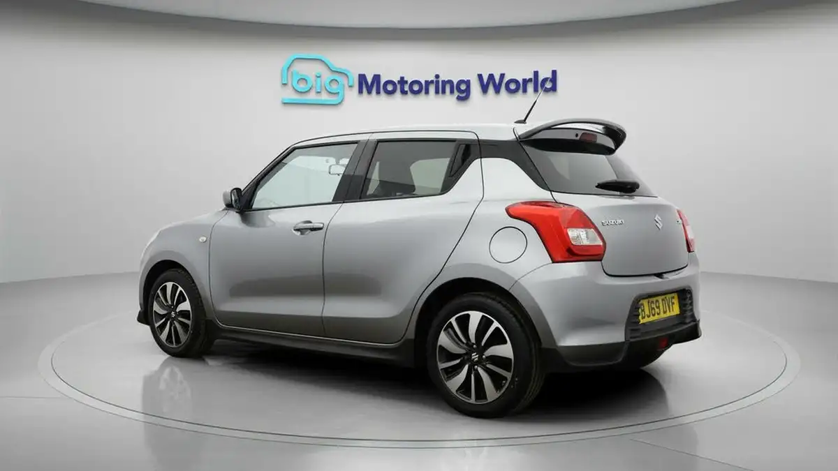2019-suzuki-swift-12-dualjet-attitude-big-4