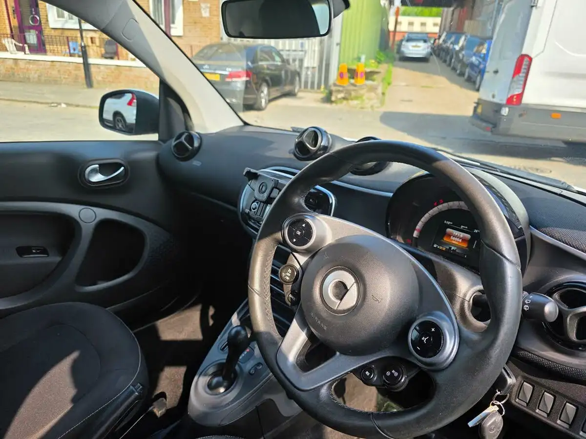 2016-smart-fortwo-10-passion-70bhp-ss-coupe-twinamic-big-13