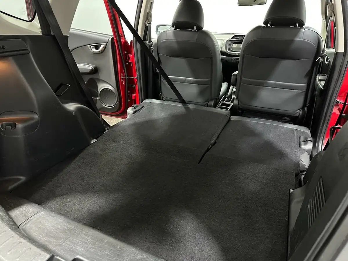 2015-honda-jazz-13-hx-big-37
