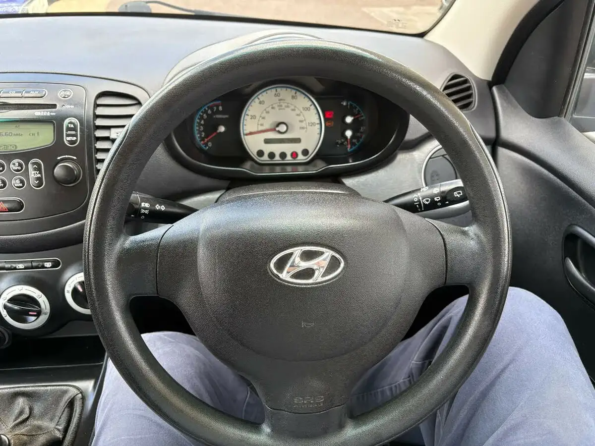 2009-hyundai-i10-12-comfort-76bhp-big-13