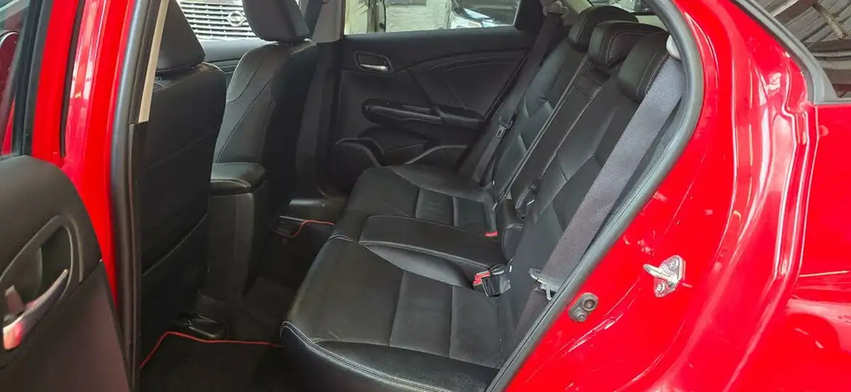 2017-honda-civic-18-i-vtec-sr-dasp-ss-tourer-big-15