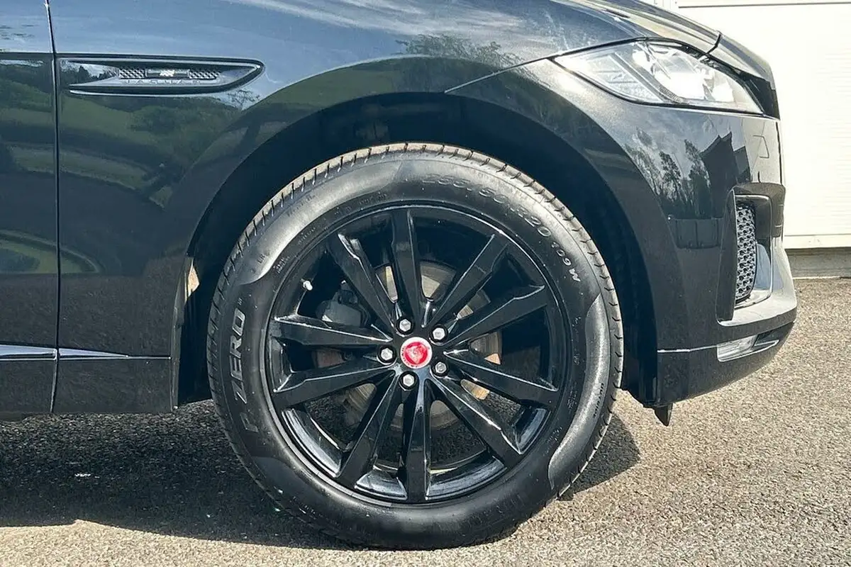 2019-jaguar-f-pace-20-i4d-chequered-flag-240ps-big-20