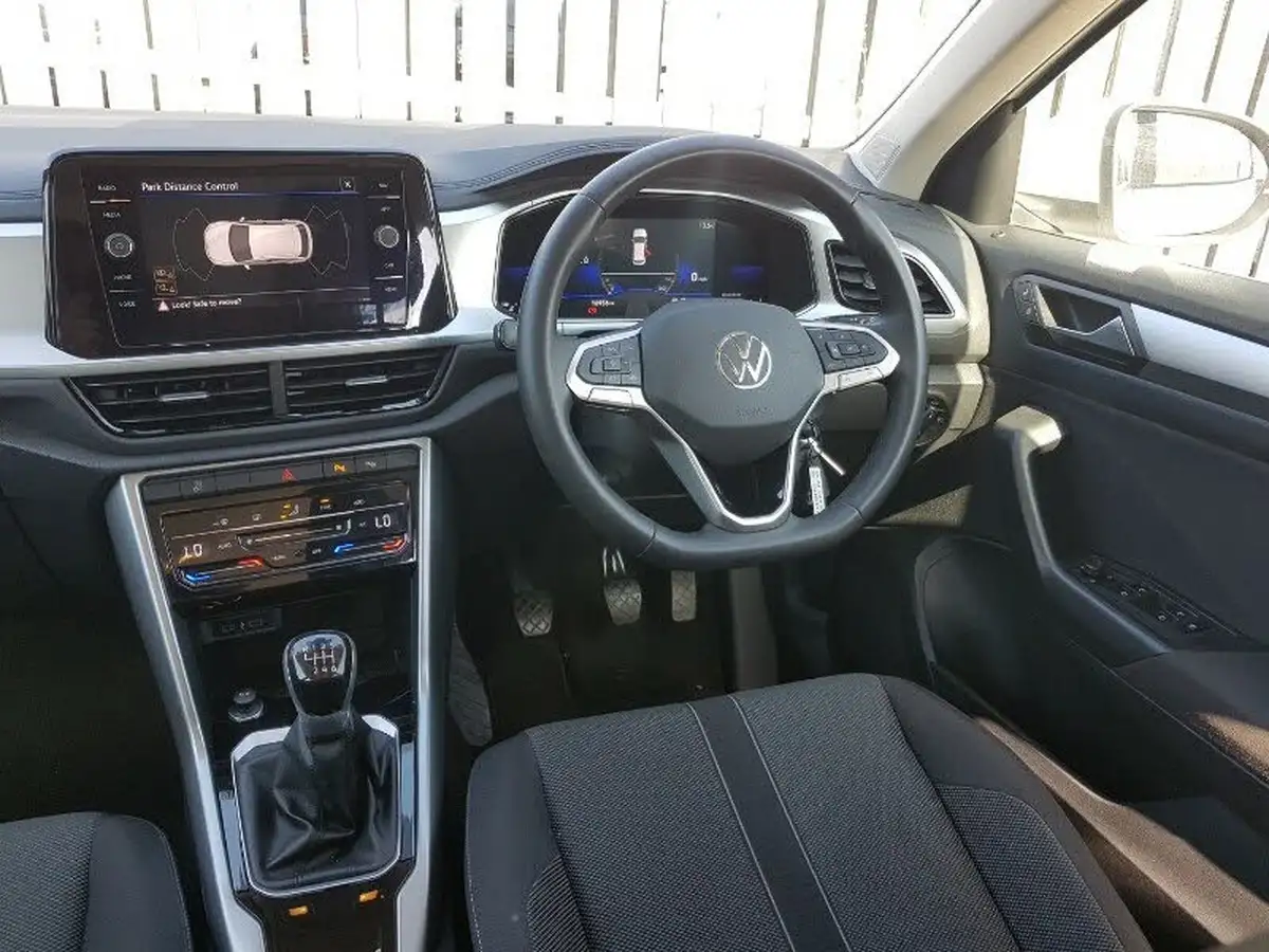 2022-volkswagen-t-roc-10-tsi-life-big-9