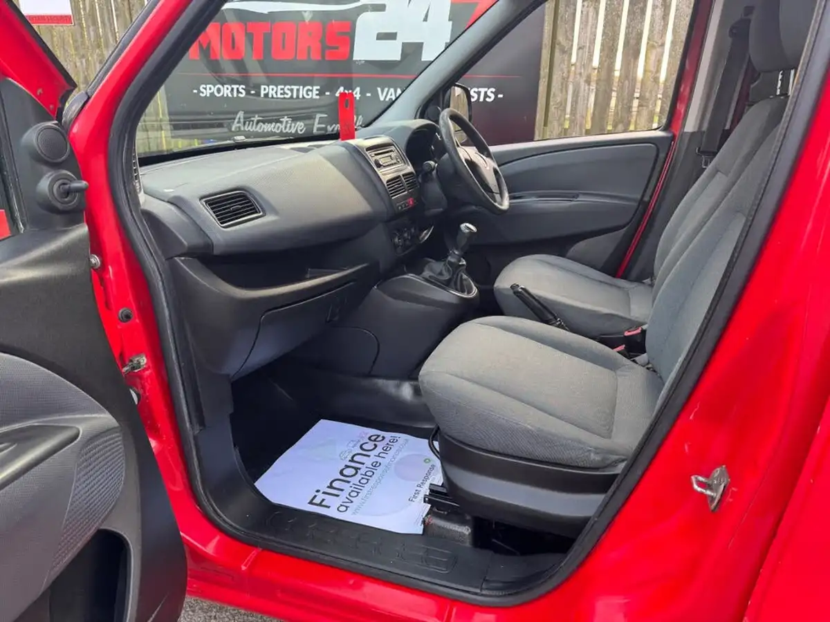2013-fiat-doblo-cargo-13td-maxi-big-27