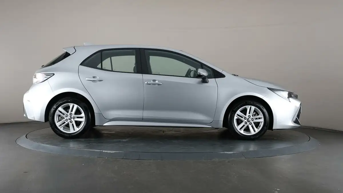 2023-toyota-corolla-18-vvt-i-icon-120bhp-trk-hatchback-5d-big-54