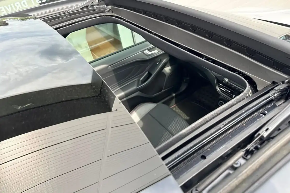 2019-ford-focus-20-st-line-x-estate-auto-big-24