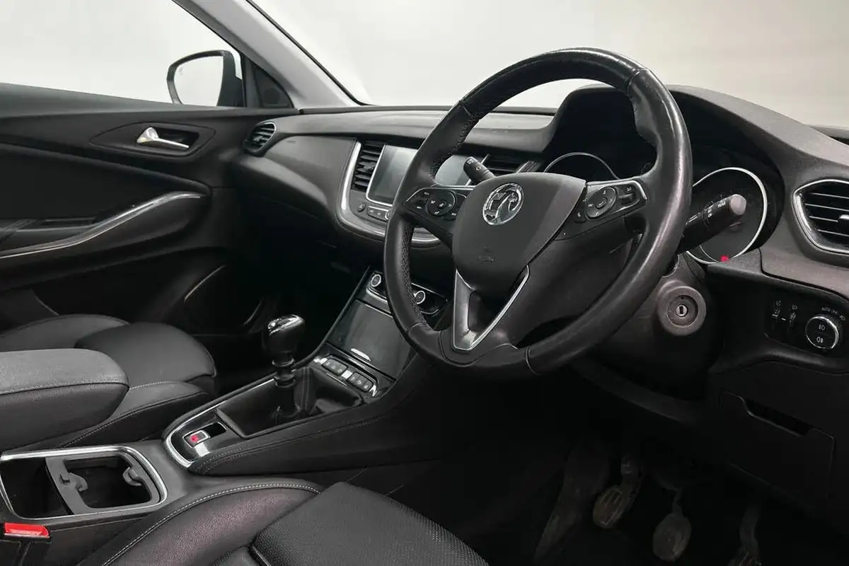 2019-vauxhall-grandland-x-12-elite-nav-big-6