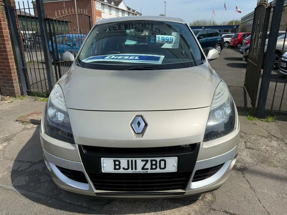 2011-renault-scenic-15dci-dynamique-tom-tom-fap-big-10