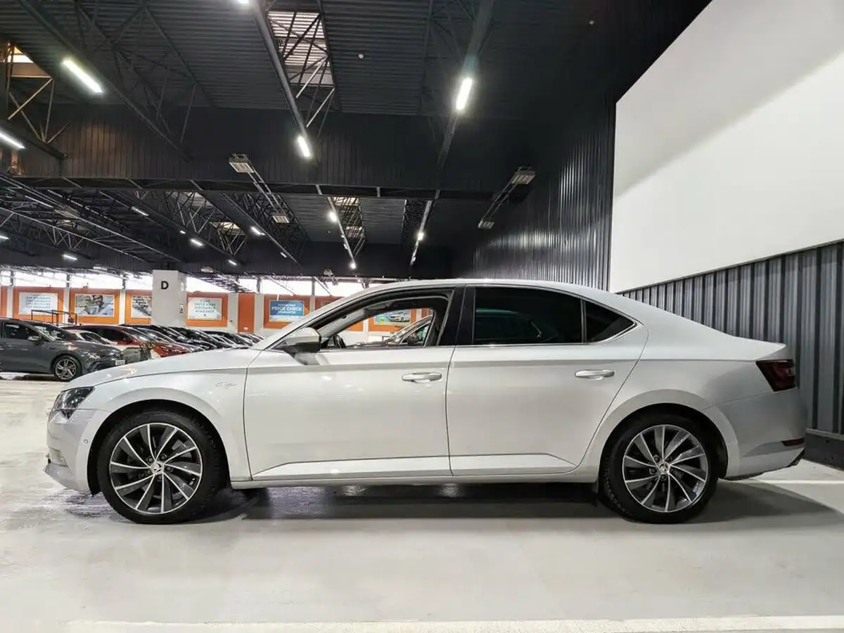 2018-skoda-superb-20-tsi-laurin-klement-280ps-4x4-ss-hatchback-big-10