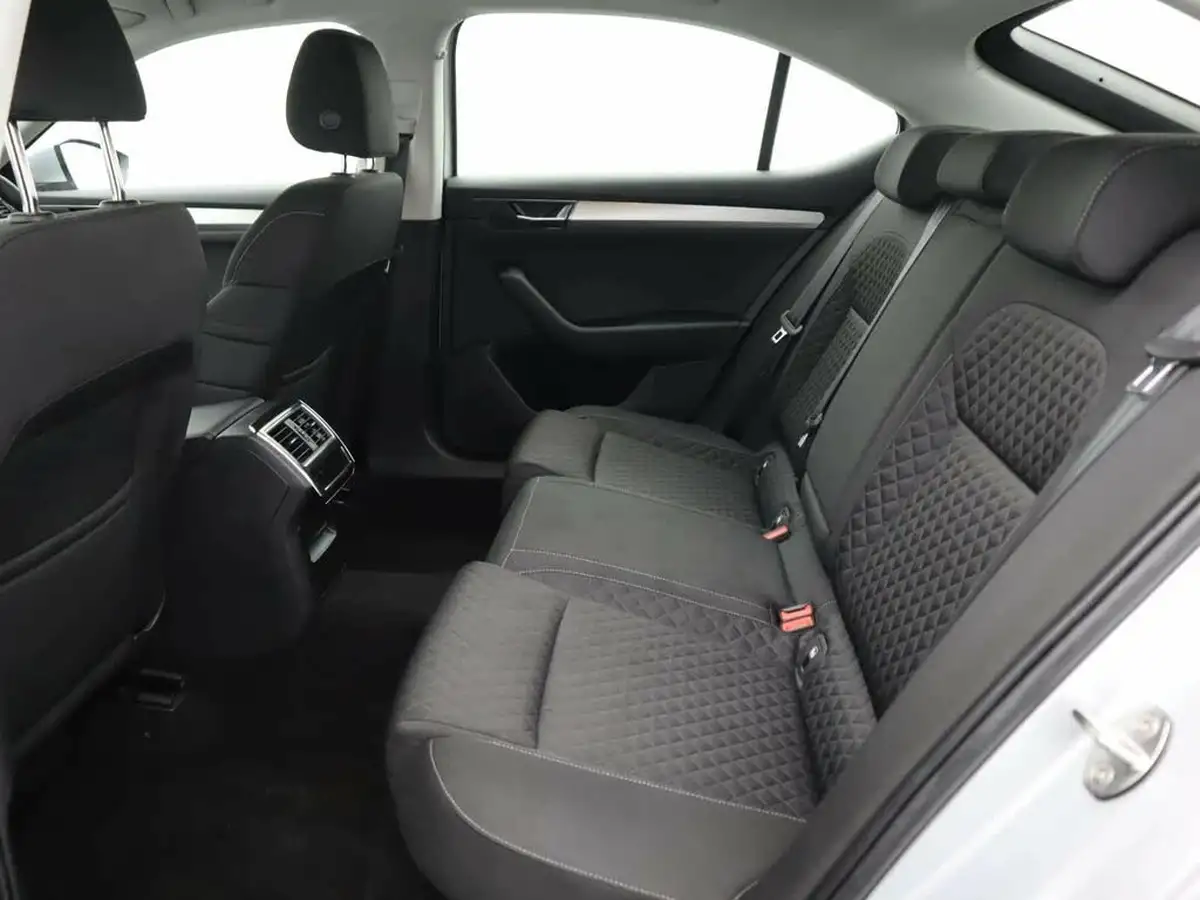 2022-skoda-superb-15-tsi-se-hatchback-dsg-big-9