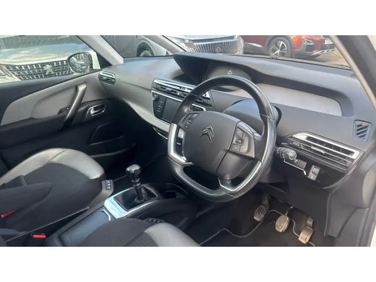 2018-citroen-c4-spacetourer-12-puretech-flair-big-10