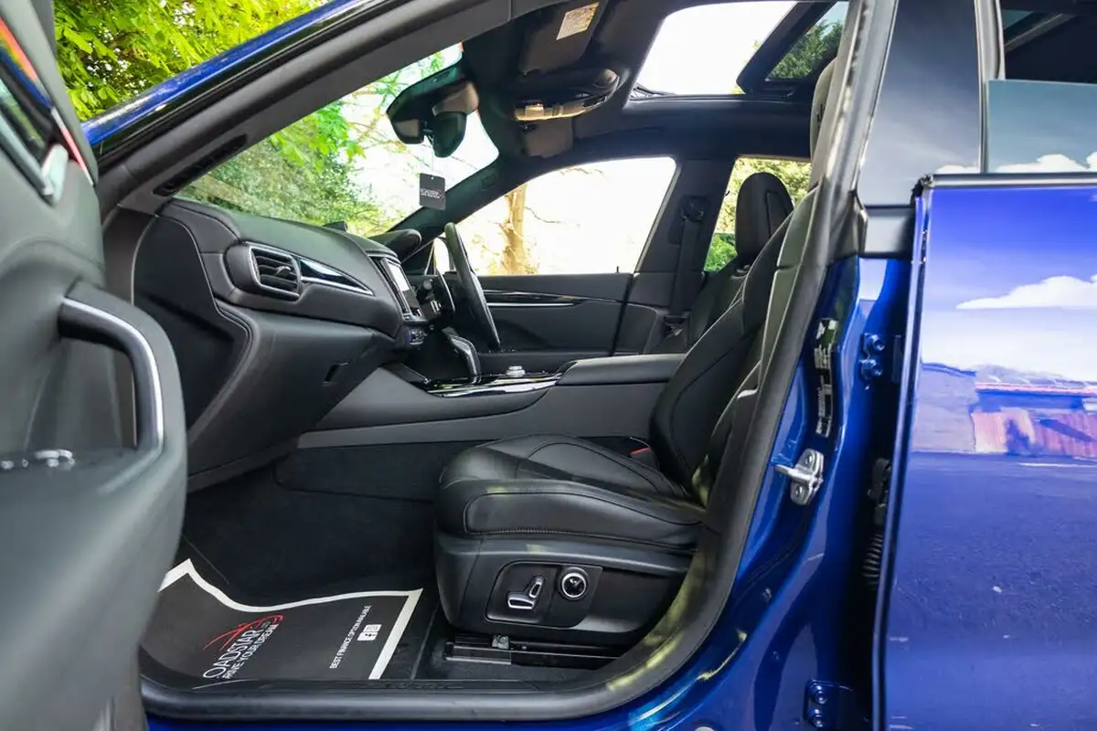 2022-maserati-levante-big-46