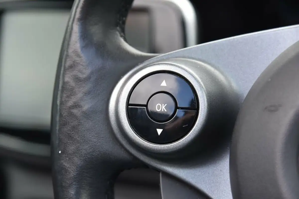 2021-smart-fortwo-eq-exclusive-cabriolet-big-29