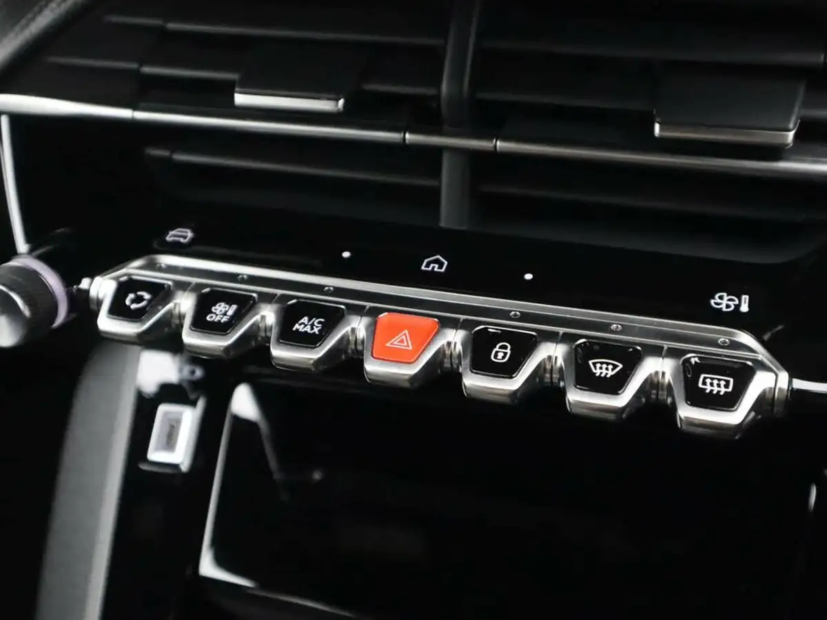 2025-peugeot-2008-suv-12-puretech-allure-130ps-big-17