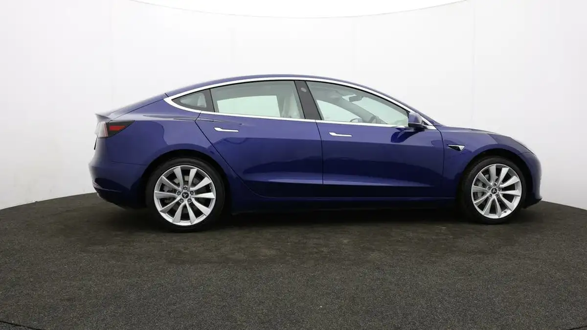 2020-tesla-model-3-e-standard-plus-big-31