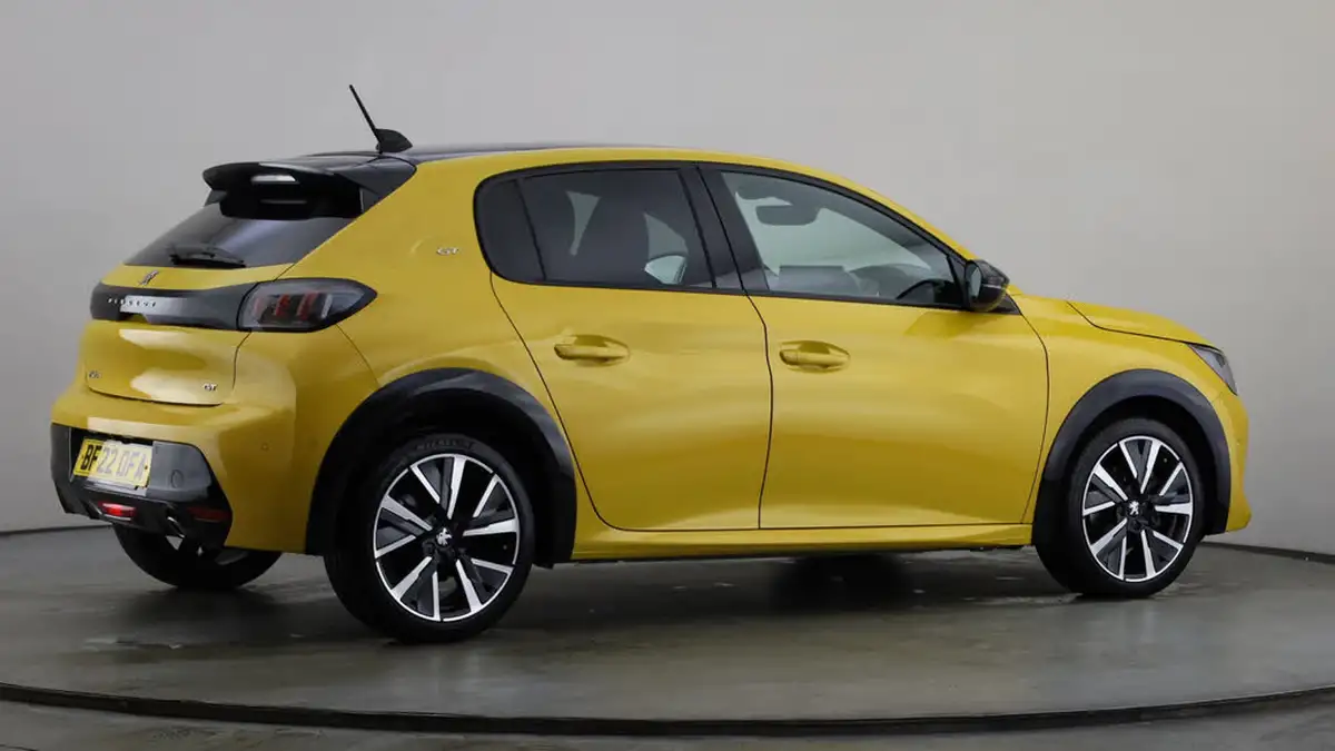 2022-peugeot-208-12-puretech-gt-100bhp-big-11