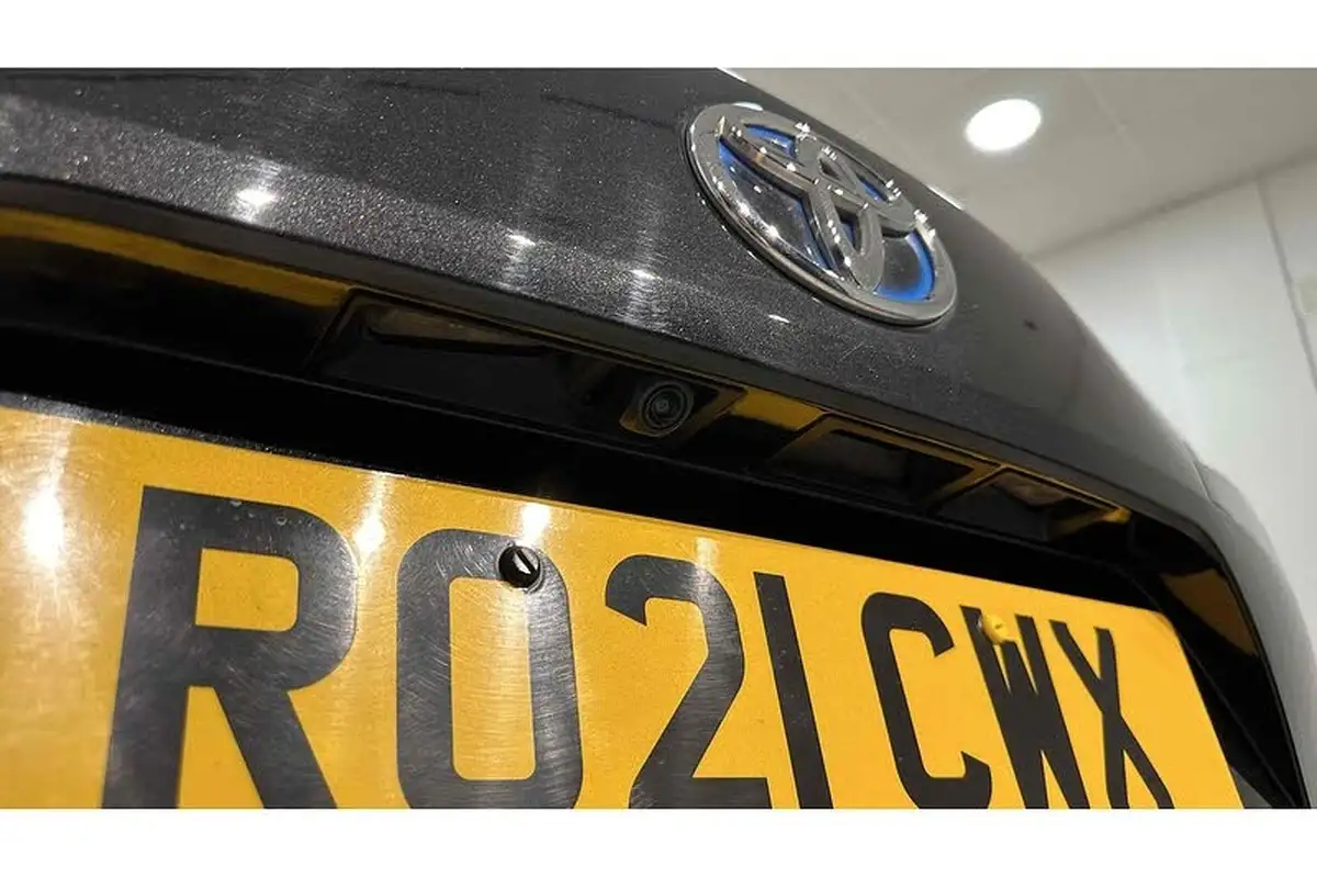 2021-toyota-corolla-20-vvt-i-excel-18in-alloy-wheelstrk-touring-sports-big-12