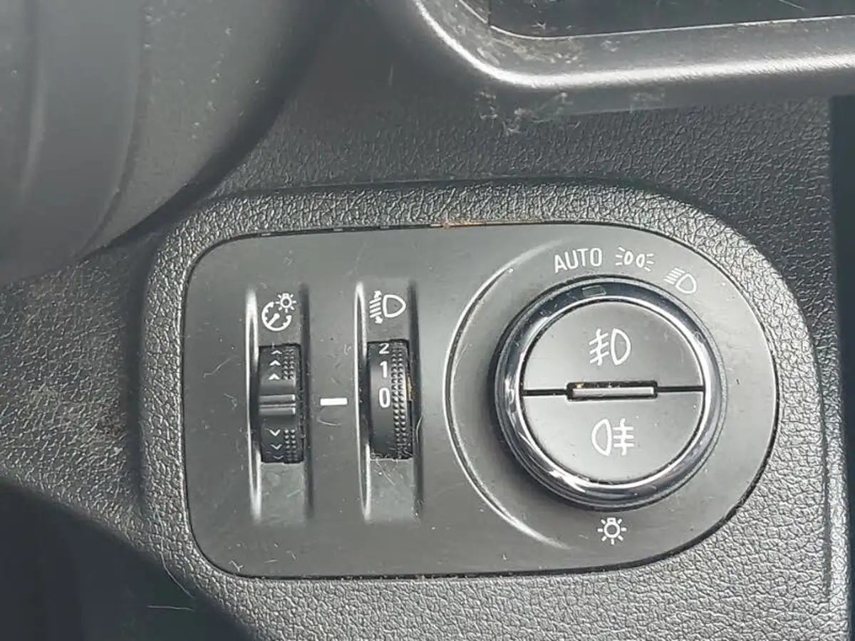 2021-vauxhall-combo-life-15-se-100ps-big-13