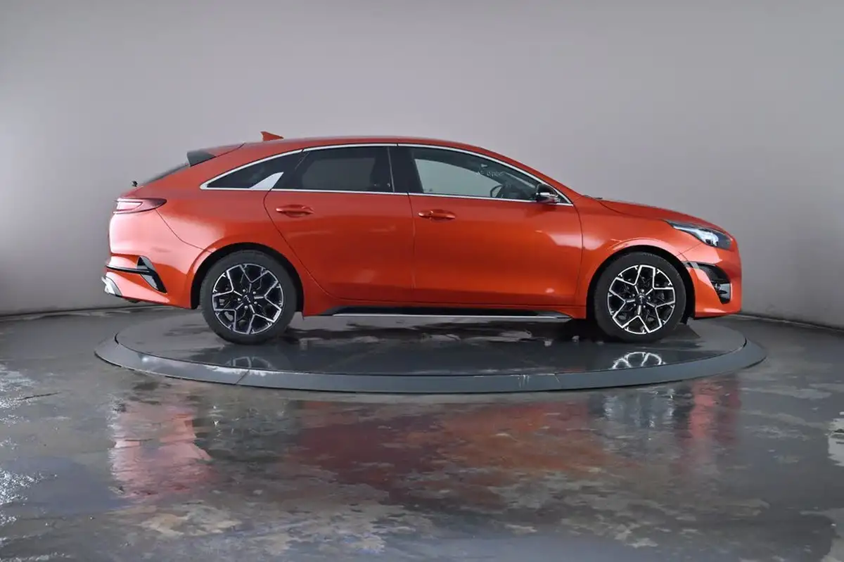 2022-kia-pro-ceed-15-t-gdi-gt-line-big-25