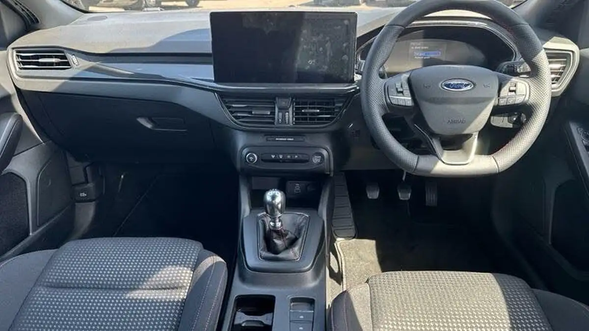 2024-ford-focus-10t-st-line-125ps-hatchback-big-7