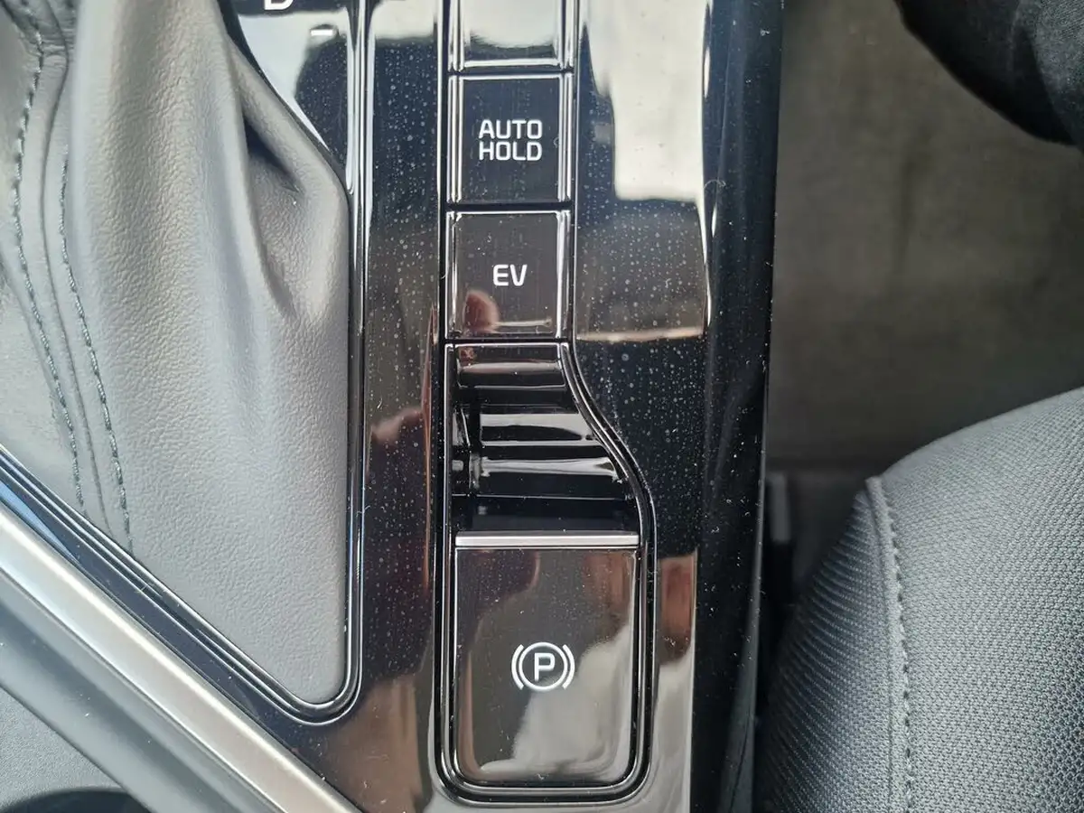 2024-kia-niro-16-gdi-2-180bhp-phev-111kwh-big-26