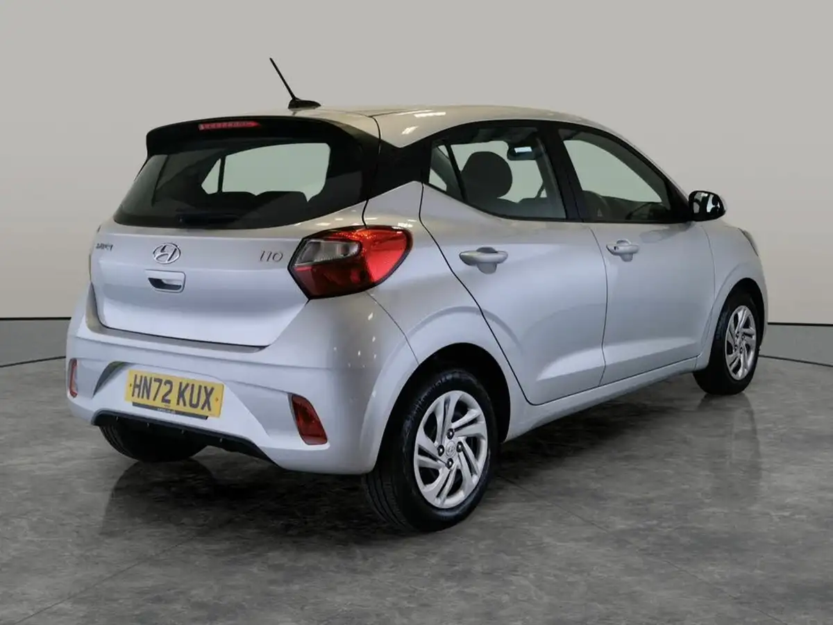 2022-hyundai-i10-10-se-big-8