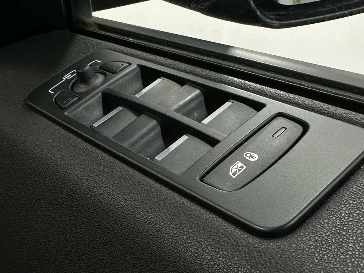 2019-land-rover-discovery-sport-20td4-landmark-big-15